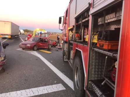 Un nuevo accidente en el enlace de la A-11 con la N-122 en Fresnillo deja varias personas heridas en un violento choque de dos turismos Un nuevo accidente en el enlace de la A-11 con la N-122 en Fresnillo deja varias personas heridas en un violento choque de dos turismos