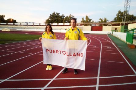 Deyanira y Nicolás, con la bandera que lucirán en Brisbane Deyanira y Nicolás, con la bandera que lucirán en Brisbane