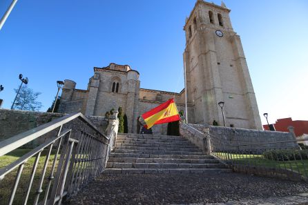 Villamuriel de Cerrato celebra el Día de la Fiesta Nacional con un acto de arriado de la bandera Villamuriel de Cerrato celebra el Día de la Fiesta Nacional con un acto de arriado de la bandera