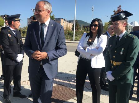 Ponferrada muestra su gratitud a la benemérita en su 175 aniversario Ponferrada muestra su gratitud a la benemérita en su 175 aniversario