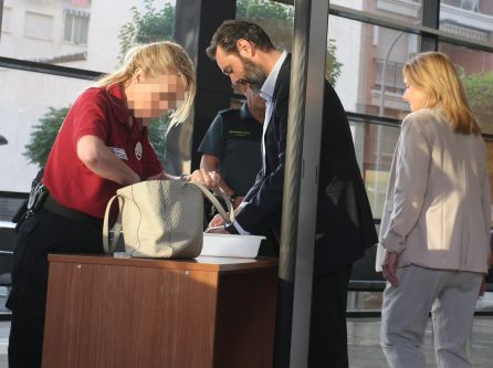 Miguel López accediendo a los juzgados Miguel López accediendo a los juzgados