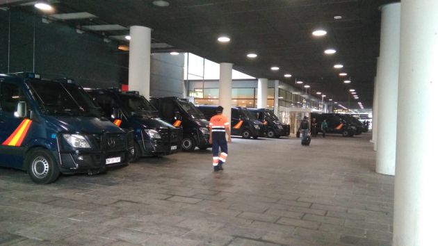 Amplio despliegue policial tras la sentencia del procés en puntos clave de Cataluña Amplio despliegue policial tras la sentencia del procés en puntos clave de Cataluña