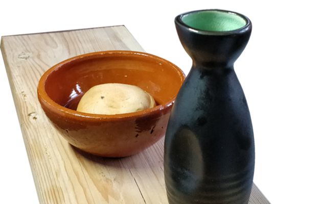Bocado de gallina especiada regada con caldo de cordero Bocado de gallina especiada regada con caldo de cordero