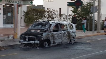 Fuego: Arde un taxi en el centro de Sant Miquel Fuego: Arde un taxi en el centro de Sant Miquel