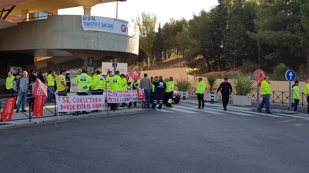 Se inicia una escalada de movilizaciones en las ambulancias de Castilla la Mancha: Se inicia una escalada de movilizaciones en las ambulancias de Castilla la Mancha Se inicia una escalada de movilizaciones en las ambulancias de Castilla la Mancha: Se inicia una escalada de movilizaciones en las ambulancias de Castilla la Mancha