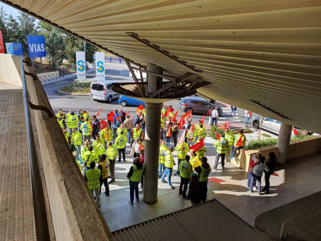 Se inicia una escalada de movilizaciones en las ambulancias de Castilla la Mancha: Se inicia una escalada de movilizaciones en las ambulancias de Castilla la Mancha Se inicia una escalada de movilizaciones en las ambulancias de Castilla la Mancha: Se inicia una escalada de movilizaciones en las ambulancias de Castilla la Mancha