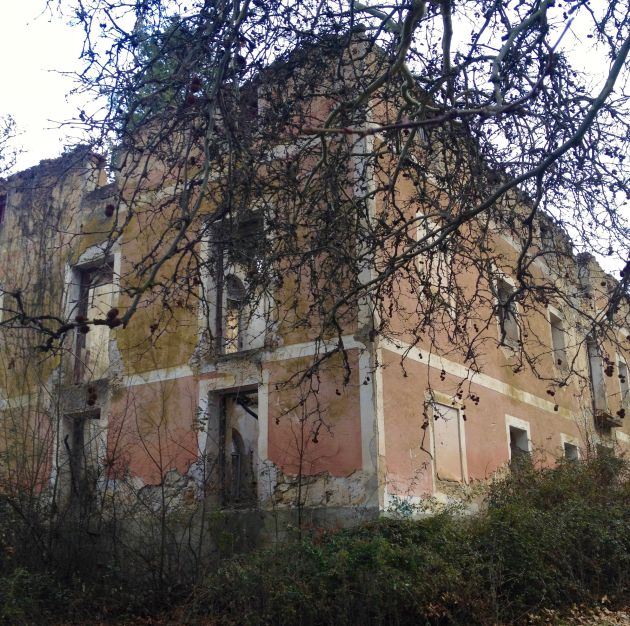 Los baños de Valdeganga fueron construidos sobre unas antiguas termas romanas. Los baños de Valdeganga fueron construidos sobre unas antiguas termas romanas.