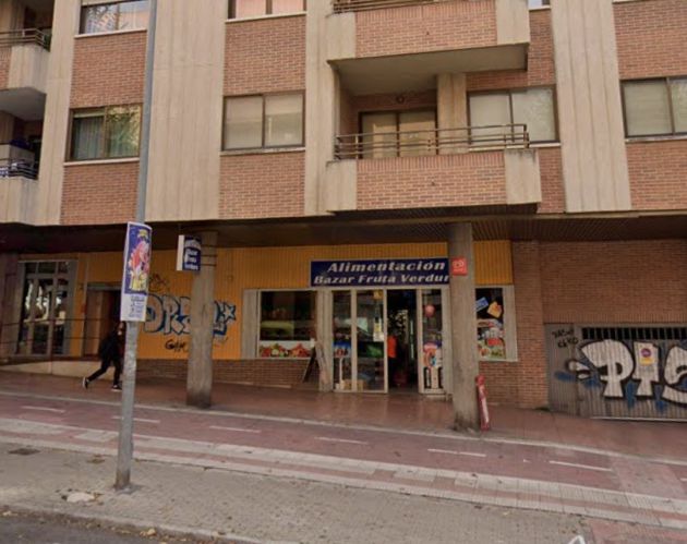 Noche de robos en Guadalajara. Empotran un Nissan Patrol contra un bar y roban en un comercio chino: Noche de robos en Guadalajara. Empotran un coche en un bar y roban en un 'chino' Noche de robos en Guadalajara. Empotran un Nissan Patrol contra un bar y roban en un comercio chino: Noche de robos en Guadalajara. Empotran un coche en un bar y roban en un 'chino'