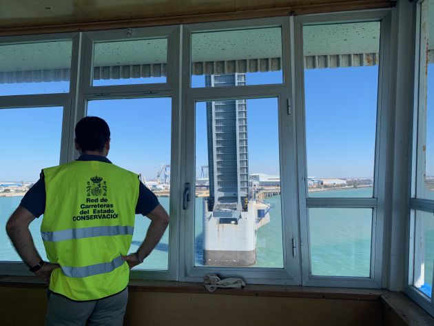 La seguridad y la supervisión de la operación es clave en la apertura y cierre del puente La seguridad y la supervisión de la operación es clave en la apertura y cierre del puente