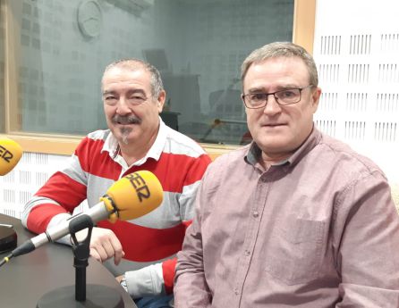El agente Antonio Valero y el oficial Juan Carlos Roldán, de la Policía Local de Parla. El agente Antonio Valero y el oficial Juan Carlos Roldán, de la Policía Local de Parla.