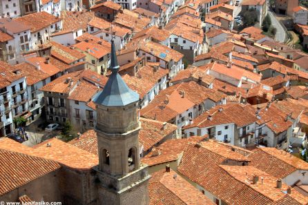 Panorámica de los tejados de Alcalá de la Selva, una preciosa localidad de Teruel Panorámica de los tejados de Alcalá de la Selva, una preciosa localidad de Teruel