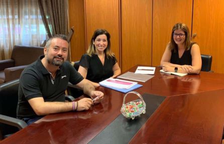 El coordinador de Educación de Móstoles y Secretario de Organización de Podemos Móstoles, Julio Alberto Alfonso González, junto a la concejal de educación Natividad Gómez y la alcaldesa Noelia Posse El coordinador de Educación de Móstoles y Secretario de Organización de Podemos Móstoles, Julio Alberto Alfonso González, junto a la concejal de educación Natividad Gómez y la alcaldesa Noelia Posse