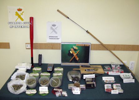 La Guardia Civil destapa el tráfico de drogas en una asociación para estudio del cannabis de San Pedro del Pinatar La Guardia Civil destapa el tráfico de drogas en una asociación para estudio del cannabis de San Pedro del Pinatar