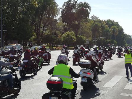 Miles de moteros se manifiestan en Córdoba por la eliminación de los guardarraíles sin protección Miles de moteros se manifiestan en Córdoba por la eliminación de los guardarraíles sin protección