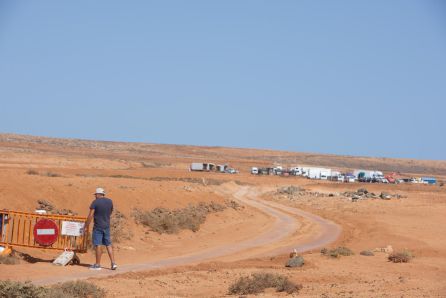 Acceso cerrado al set de rodaje este lunes en la localidad de Ampuyenta, en Puerto del Rosario. EFE Acceso cerrado al set de rodaje este lunes en la localidad de Ampuyenta, en Puerto del Rosario. EFE