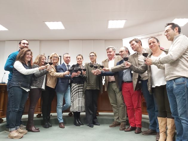 Los representantes de la candidatura y personalidades de la Ribera del Duero brindaron por la capitalidad del vino Los representantes de la candidatura y personalidades de la Ribera del Duero brindaron por la capitalidad del vino