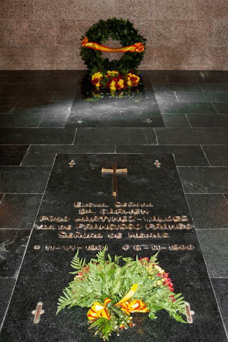 Interior del panteón familiar en el cementerio de Mingorrubio donde descansan los restos de Franco y su mujer, Carmen Polo Interior del panteón familiar en el cementerio de Mingorrubio donde descansan los restos de Franco y su mujer, Carmen Polo