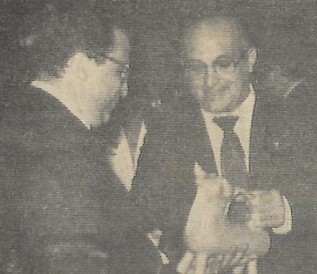 El alcalde Moya entrega el toro ibérico de Cuenca al alcalde de Taxco, 1979. El alcalde Moya entrega el toro ibérico de Cuenca al alcalde de Taxco, 1979.