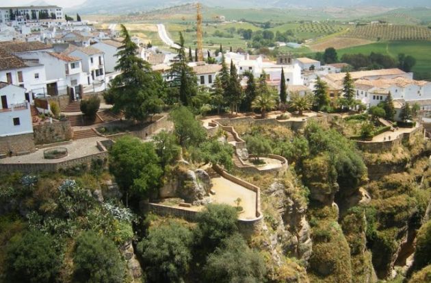 Jardines de Cuenca en Ronda (Málaga). Jardines de Cuenca en Ronda (Málaga).