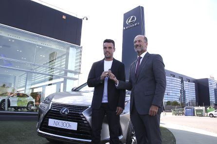 El tenista castellonense Roberto Bautista junto al gerente de Lexus Castellón, Javier Arrando El tenista castellonense Roberto Bautista junto al gerente de Lexus Castellón, Javier Arrando