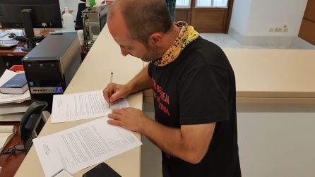 Un vecino de Alpandeire viaja a pie hasta Sevilla para reivindicar que Sierra Bermeja sea Parque Nacional Un vecino de Alpandeire viaja a pie hasta Sevilla para reivindicar que Sierra Bermeja sea Parque Nacional
