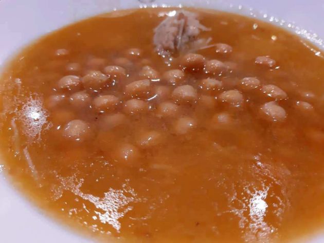 Primer vuelco, con el caldo, fideos, garbanzos y la bola Primer vuelco, con el caldo, fideos, garbanzos y la bola