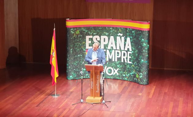 Javier Ortega Smith en el acto de cierre de campaña en Palencia Javier Ortega Smith en el acto de cierre de campaña en Palencia