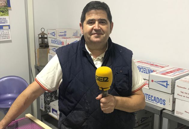 Eloy Sánchez, gerente de Productos "Los Agapitos", durante la visita de Cadena SER a sus instalaciones Eloy Sánchez, gerente de Productos "Los Agapitos", durante la visita de Cadena SER a sus instalaciones