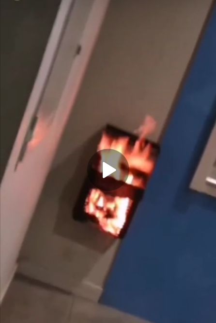 Captura de pantalla del vídeo viralizado en redes que ha servido para identificar a los jóvenes a los que investiga la Policía Captura de pantalla del vídeo viralizado en redes que ha servido para identificar a los jóvenes a los que investiga la Policía