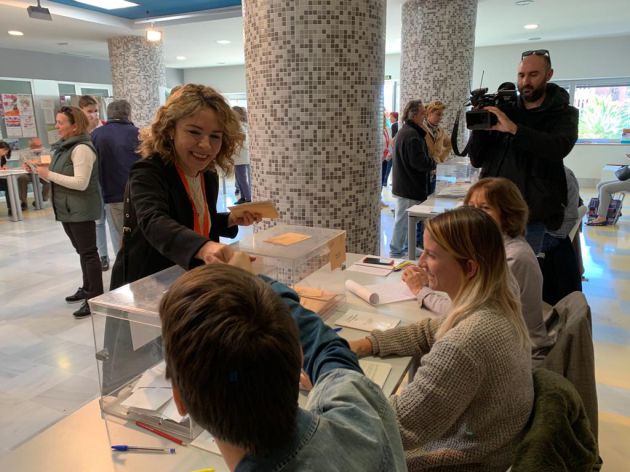 Marta Martín ha votado en el Centro Comunitario Playas de Alicante Marta Martín ha votado en el Centro Comunitario Playas de Alicante