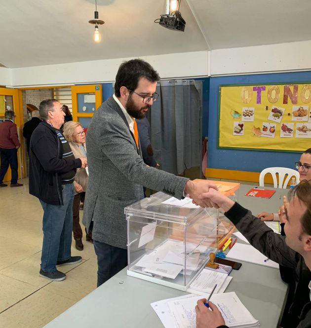 Ignasi Candela ha votado en el CEIP Miguel Hernández de Crevillente Ignasi Candela ha votado en el CEIP Miguel Hernández de Crevillente