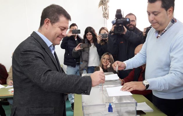 Emiliano García-Page votando en Toledo Emiliano García-Page votando en Toledo