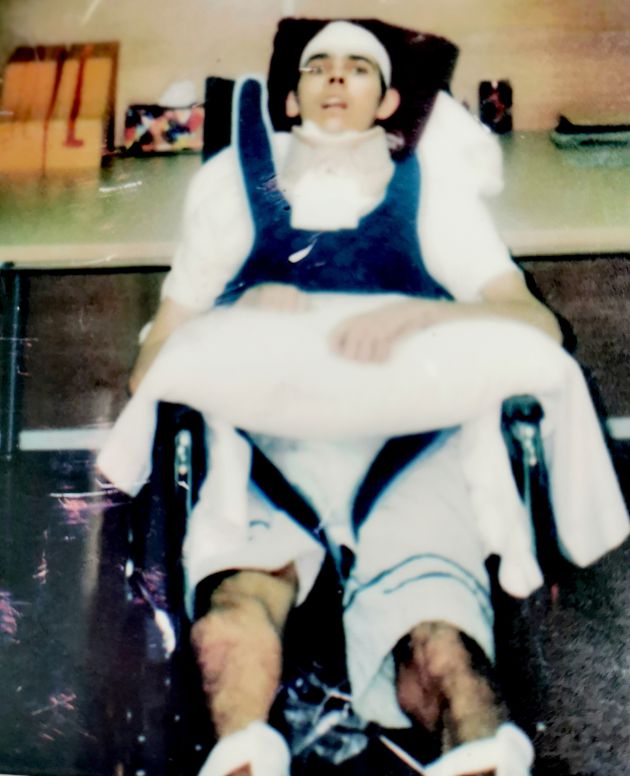 Foto cedida por Raúl Torres en la que muestra las secuelas del accidente de tráfico Foto cedida por Raúl Torres en la que muestra las secuelas del accidente de tráfico