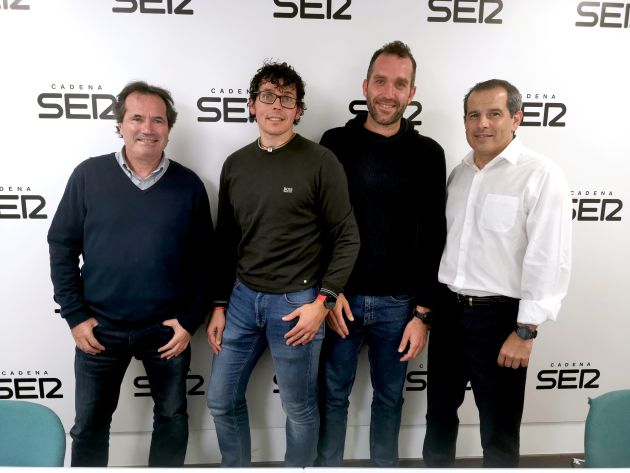 En el centro: Raúl Torres Sánchez y Marc Bañuls, junto a José Manuel Albentosa y Carlos Arcaya En el centro: Raúl Torres Sánchez y Marc Bañuls, junto a José Manuel Albentosa y Carlos Arcaya