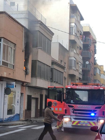 Llegada de los bomberos de Gandia al incendio. Llegada de los bomberos de Gandia al incendio.