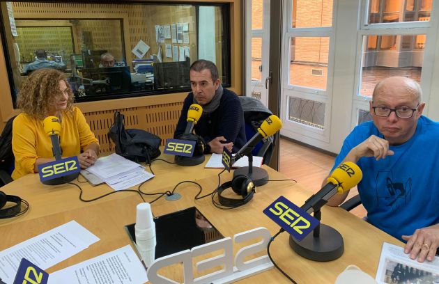 De izquierda a derecha: Encarna Espín (UGT); Nacho Álvarez-Castellanos (Intersindical) y Francisco Saura (CCOO). De izquierda a derecha: Encarna Espín (UGT); Nacho Álvarez-Castellanos (Intersindical) y Francisco Saura (CCOO).