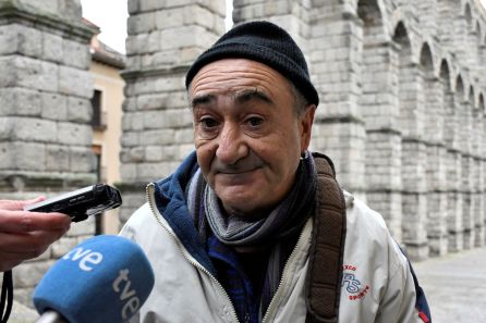Vicente Belenguer a su llegada al juzgado, como supuesto autor de un delito de incitación al odio por el mensaje que escribió en las redes sociales tras la muerte del torero Víctor Barrio Vicente Belenguer a su llegada al juzgado, como supuesto autor de un delito de incitación al odio por el mensaje que escribió en las redes sociales tras la muerte del torero Víctor Barrio