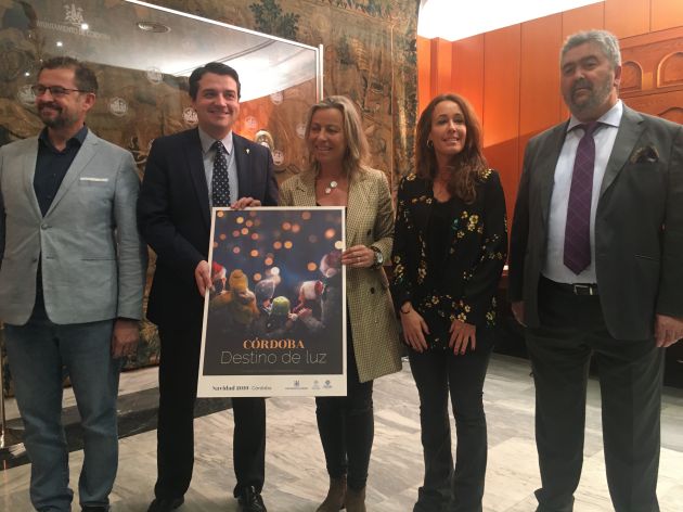 David Dorado, José María Bellido, Isabel Albás, Mariam Aguilar y Juan Encinas en presentación del espectáculo navideño de luz y sonido de Córdoba David Dorado, José María Bellido, Isabel Albás, Mariam Aguilar y Juan Encinas en presentación del espectáculo navideño de luz y sonido de Córdoba