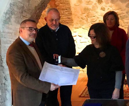 Momento en el Ildefonso Alcalá recoge uno de los reconocimientos Momento en el Ildefonso Alcalá recoge uno de los reconocimientos