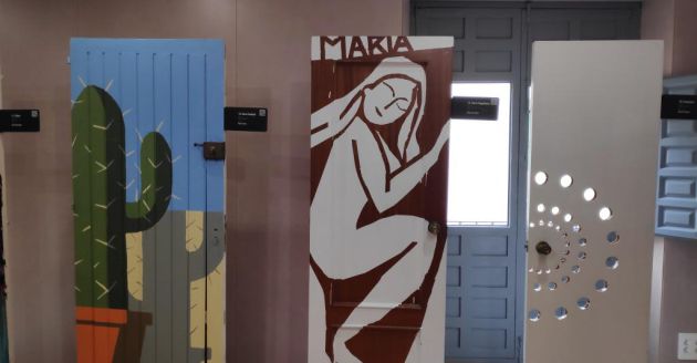 Exposición 'Puertas', ubicada en el Palacio El Portalet Exposición 'Puertas', ubicada en el Palacio El Portalet