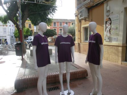 Maniquíes en el carrer Cop. Maniquíes en el carrer Cop.