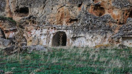 Una de las cuevas de Giribaile. Una de las cuevas de Giribaile.