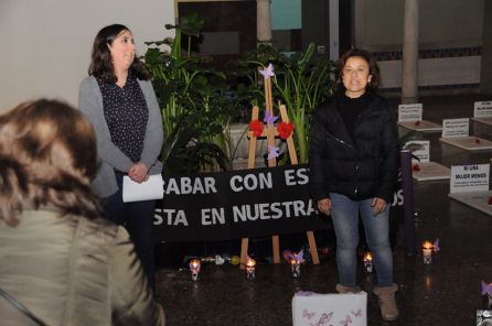 Tras la lectura del manifiesto María José Juárez presento a la nueva presidenta de DAMA, Maria del Mar Arenas Tras la lectura del manifiesto María José Juárez presento a la nueva presidenta de DAMA, Maria del Mar Arenas