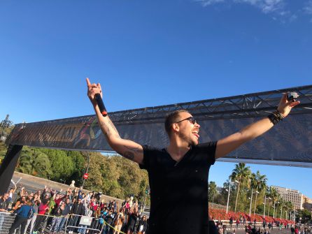 Óscar Martínez es DJ en LOS40 y ha sido el encargado de animar a todos los corredores Óscar Martínez es DJ en LOS40 y ha sido el encargado de animar a todos los corredores