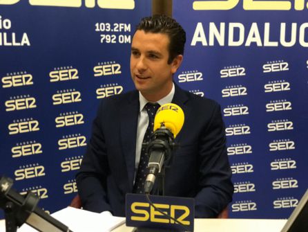 Diego Domínguez, de Alianza Sevilla, durante el consultorio inmobiliario, en Hoy por Hoy Sevilla Diego Domínguez, de Alianza Sevilla, durante el consultorio inmobiliario, en Hoy por Hoy Sevilla