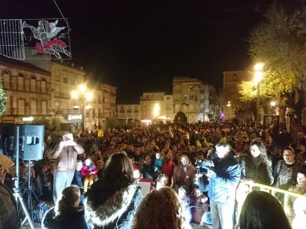 Aspecto que presentaba la PLaza de España en el momento del encendido Aspecto que presentaba la PLaza de España en el momento del encendido