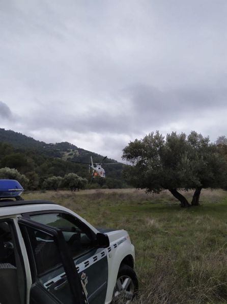 La distancia entre el helicoptero y el lugar inaccesible donde se encontraba era de dos kilómetros La distancia entre el helicoptero y el lugar inaccesible donde se encontraba era de dos kilómetros