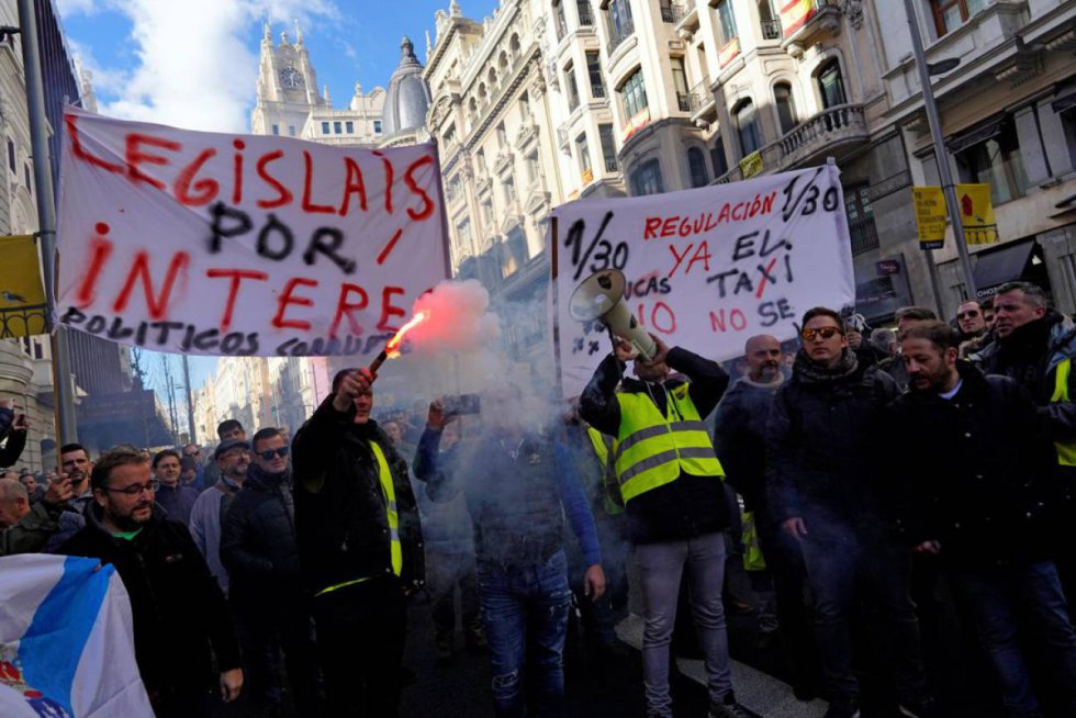 28 de enero. Los trabajadores de sector del taxi salen a las calles de Madrid en una huelga contra la legislación de las VTC. 28 de enero. Los trabajadores de sector del taxi salen a las calles de Madrid en una huelga contra la legislación de las VTC.