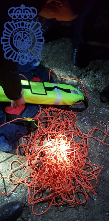 Intento de Suicidio Vigo: La Policía Nacional impide un suicidio en las proximidades de Barreras Intento de Suicidio Vigo: La Policía Nacional impide un suicidio en las proximidades de Barreras