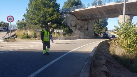 Técnicos del consistorio de Manises han visitado este domingo la zona en la que el sábado un hombre perdió la vida Técnicos del consistorio de Manises han visitado este domingo la zona en la que el sábado un hombre perdió la vida